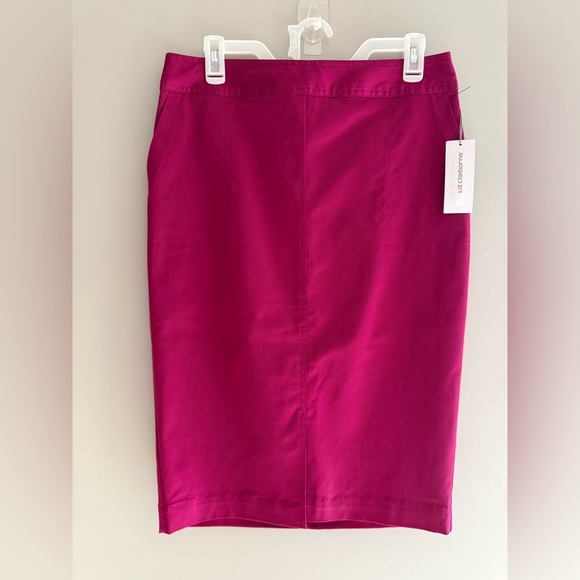 Liz Claiborne Womens Pink Pencil Skirt SZ 8P New Straight Pockets Cotten Blend - Picture 1 of 8